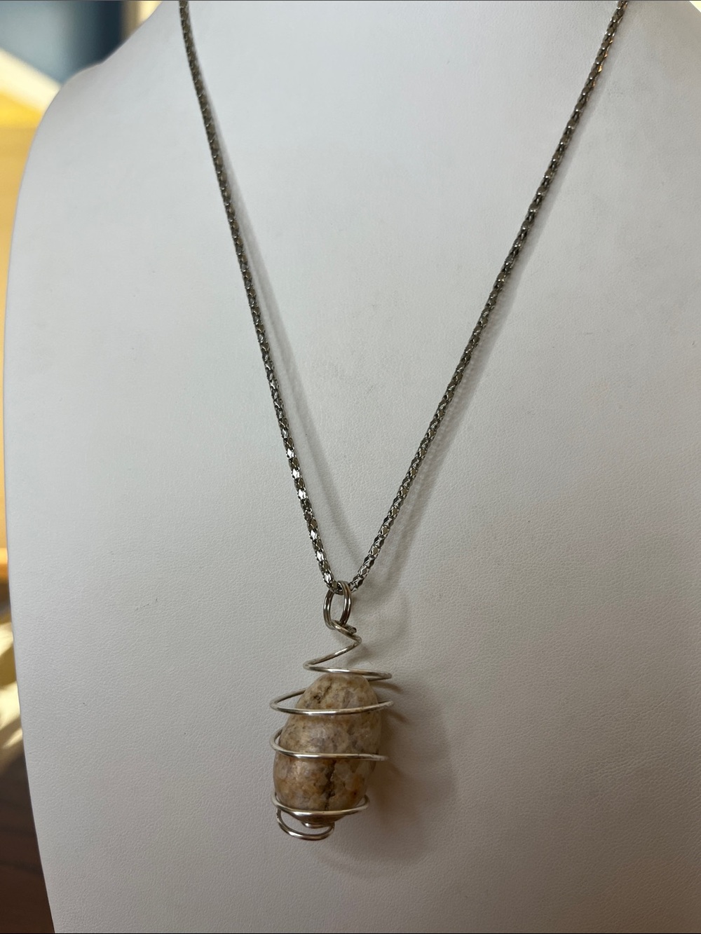 10/$10 Spiral Cage stone Pendant Necklace with